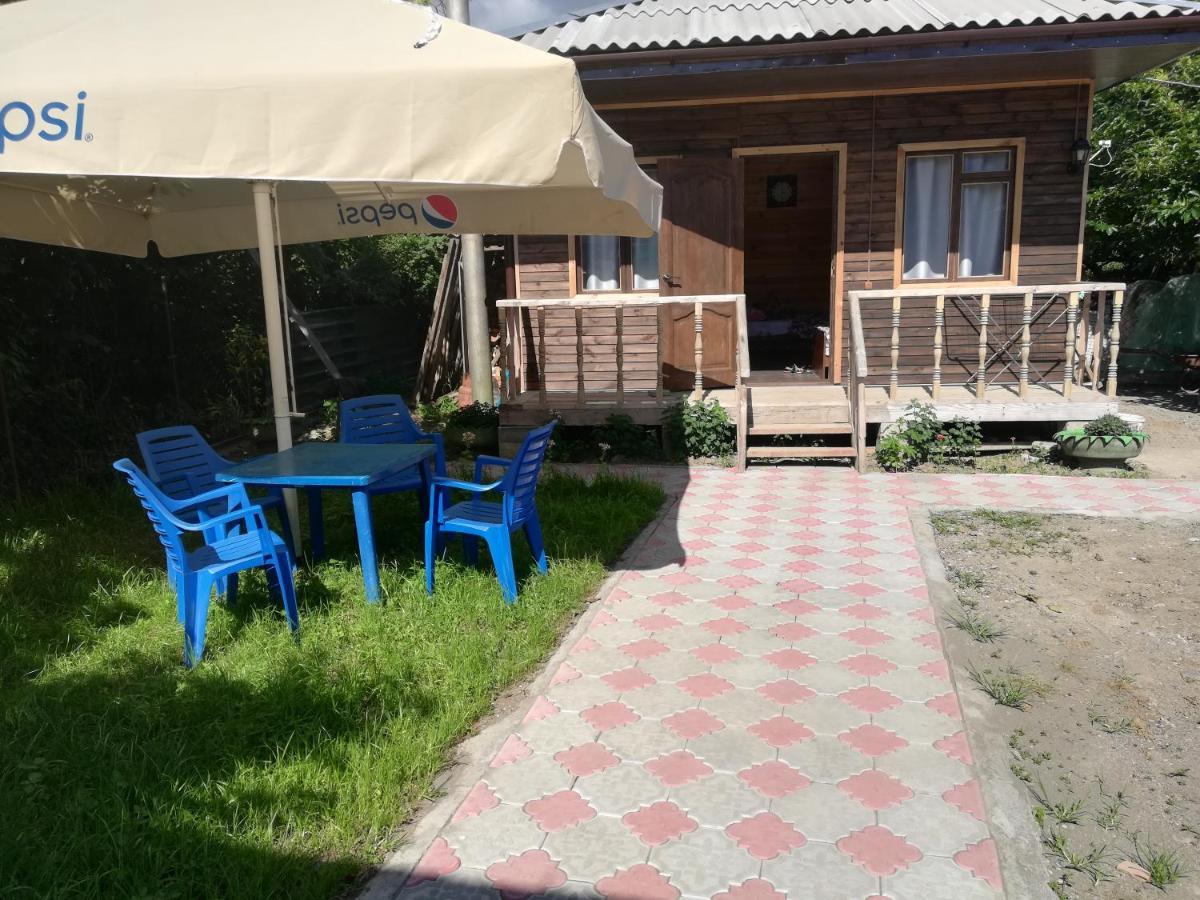 Домик Для Семьи Alakhadzi Exterior photo